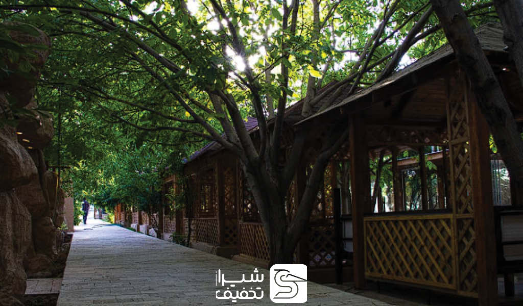 عکس محیط مجموعه رستورانی کاریزما